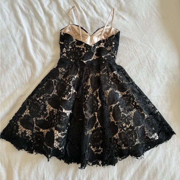 Dave and Johnny studded black lace and tulle cocktail dress - Picture 2 of 9